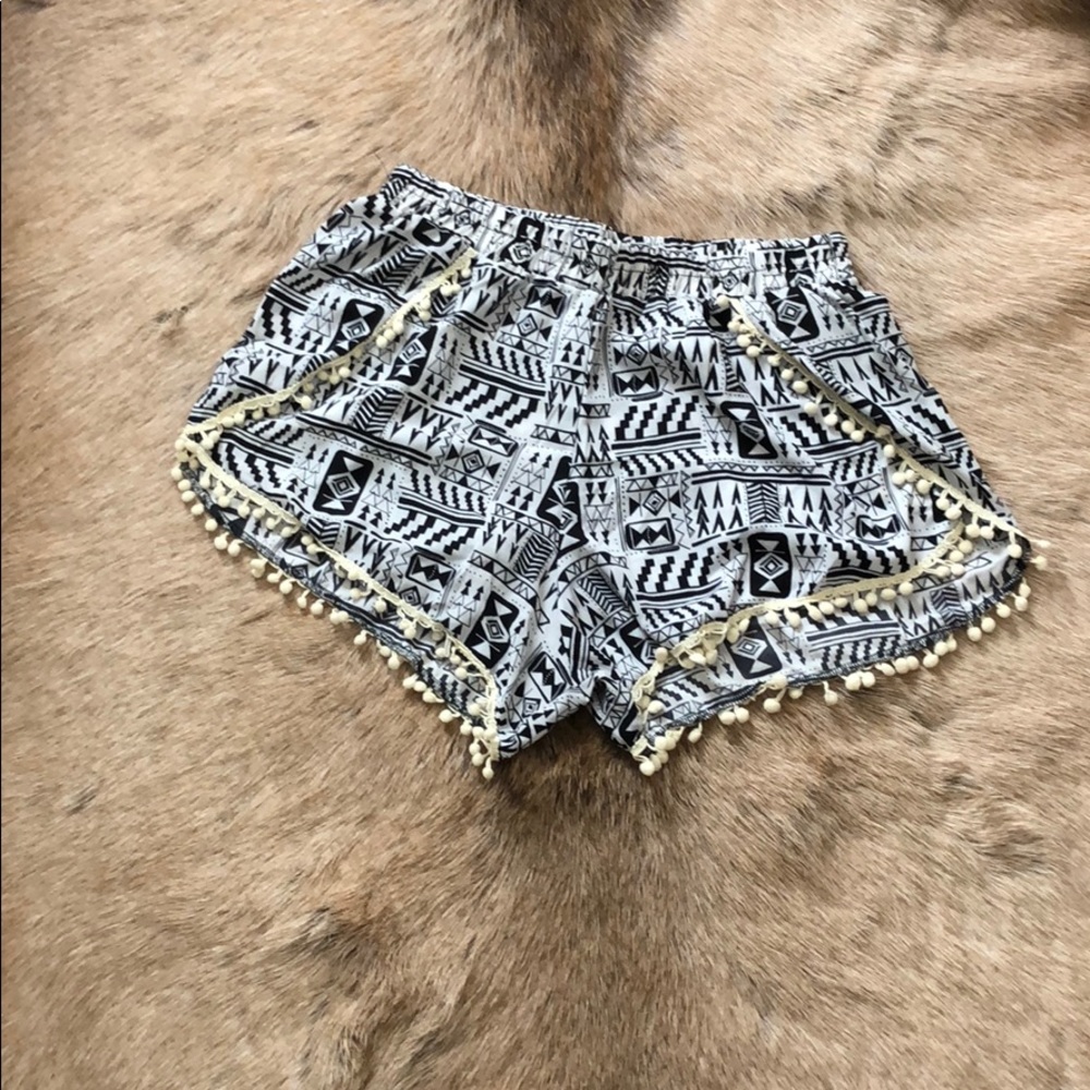 Printed Pom Pom shorts